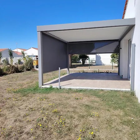 Hébergement de vacances Location *